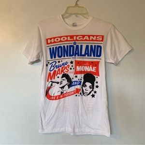 Bruno Mars Hooligans in Wondaland 2011 Concert Tour White Tee Shirt Small